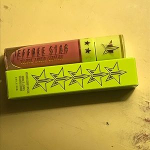 Jeffree Star lipstick in shade Fully Nude!